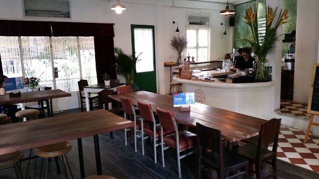 quan ca phe trang tri gach bong ho chi minh the old compass cafe Gạch Bông Đà Nẵng