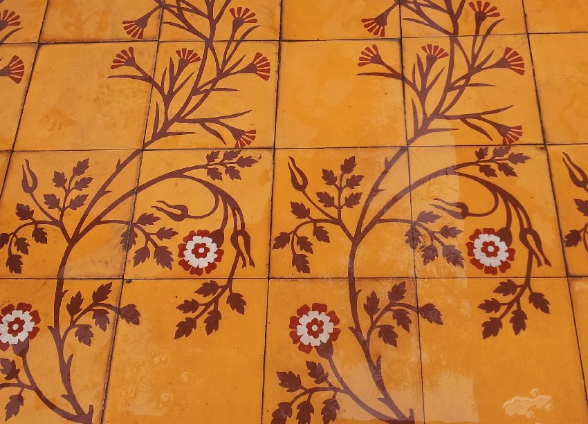 Mẫu gạch bông cổ điển tạo điểm nhấn tinh tế cho không gian hiện đại.